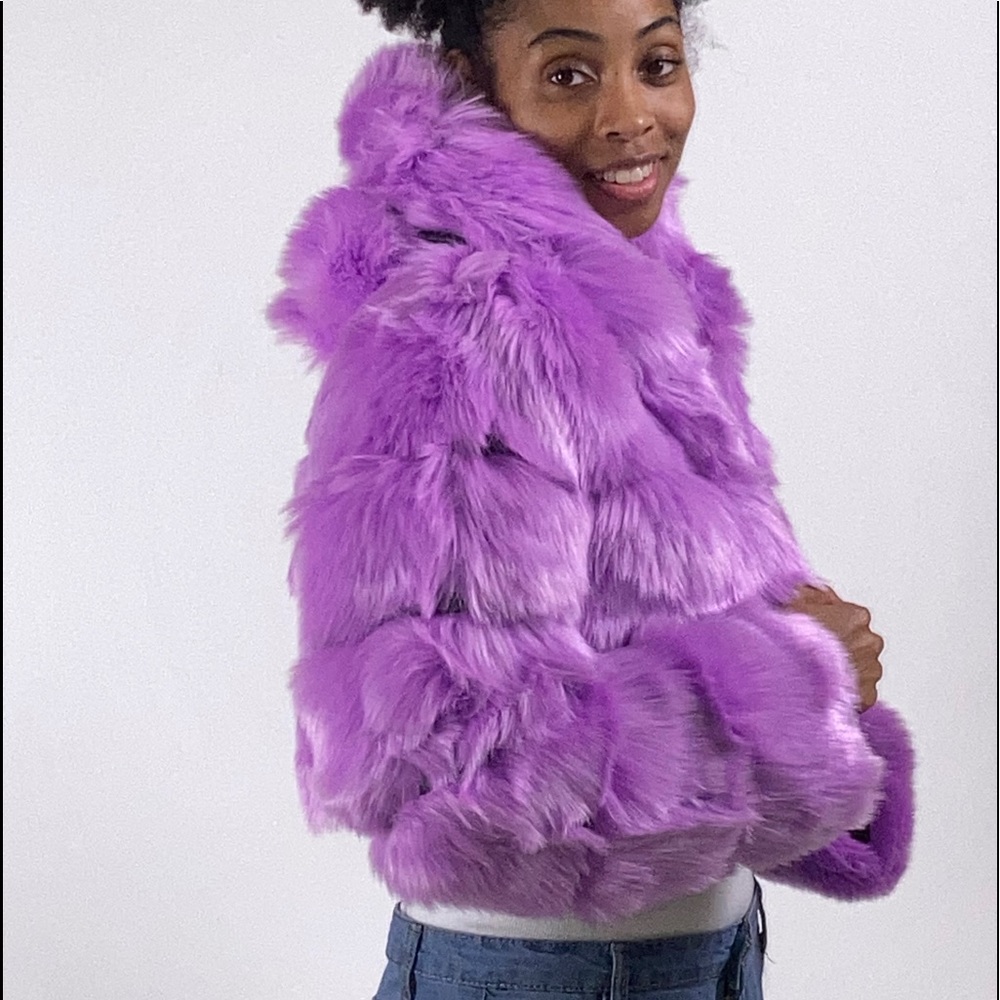 LAVENDER FAUX FUR CROP JACKET WITH HOOD - Picture 2 of 3